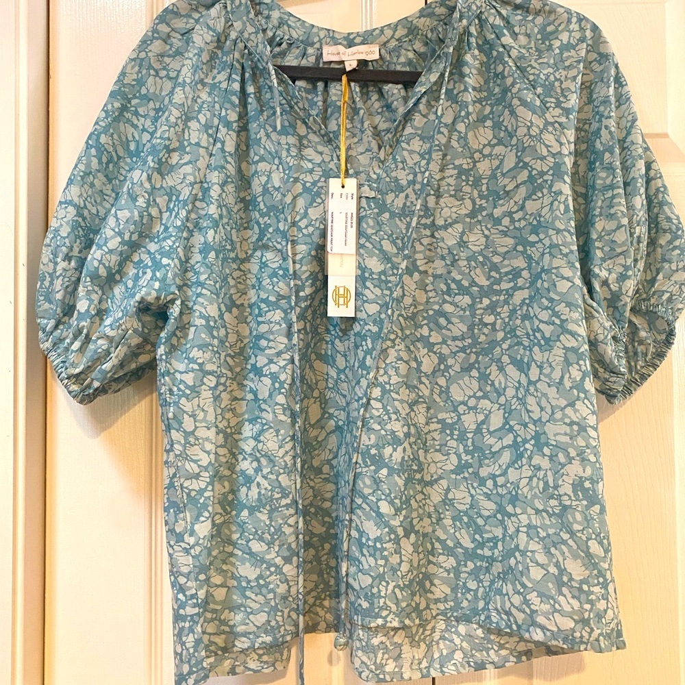 NWT House of Harlow Puff Short Sleeve blouse. Size L